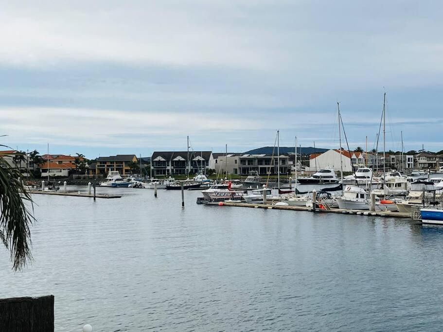 Apartmán Waterfront Townhouse - Picturesque Marina Views Port Lincoln Exteriér fotografie
