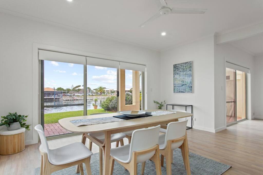 Apartmán Waterfront Townhouse - Picturesque Marina Views Port Lincoln Exteriér fotografie