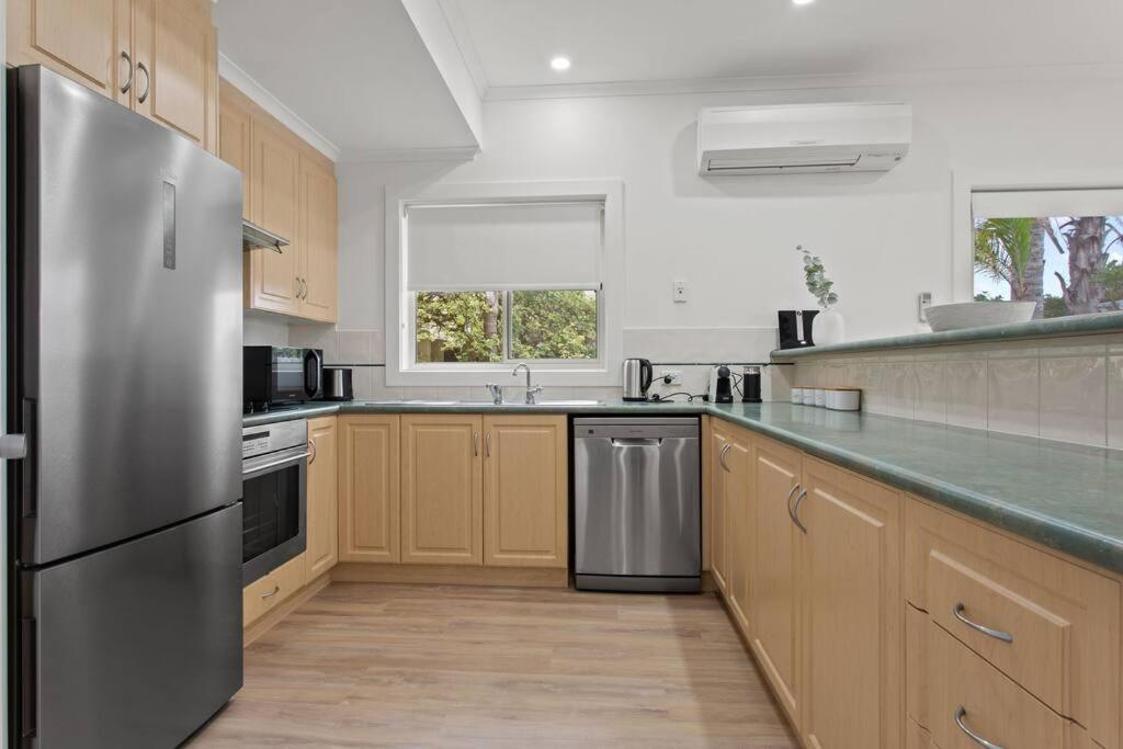 Apartmán Waterfront Townhouse - Picturesque Marina Views Port Lincoln Exteriér fotografie
