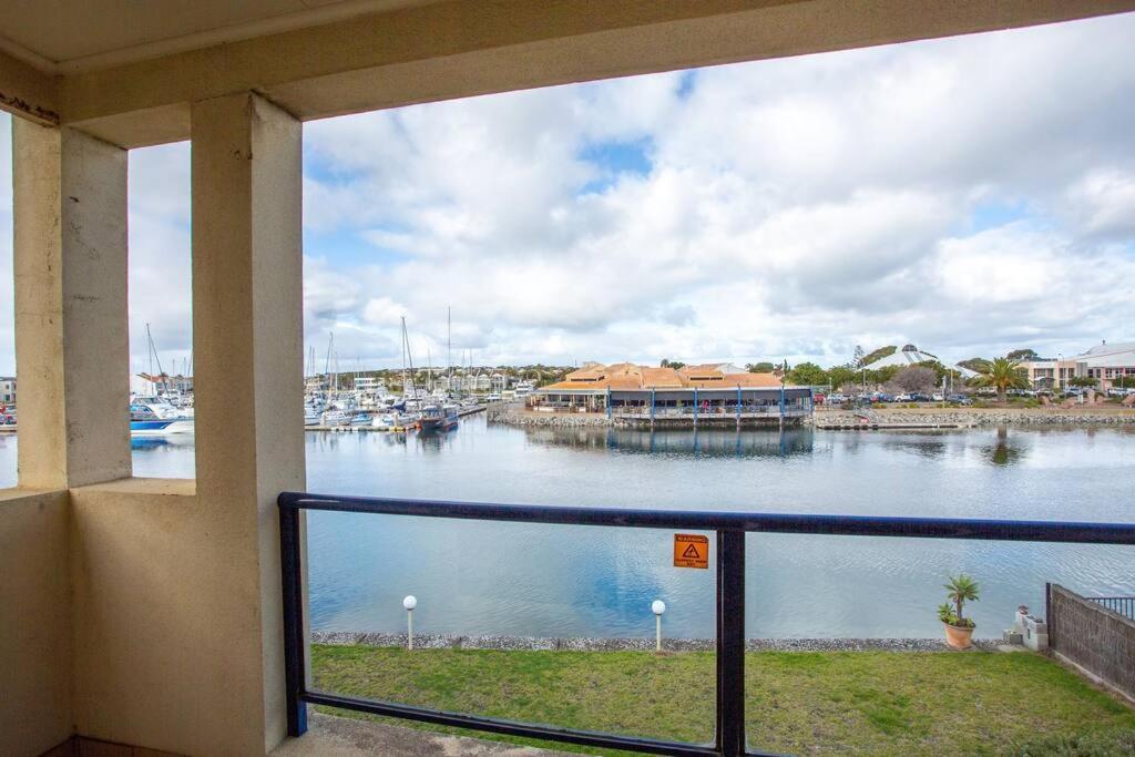 Apartmán Waterfront Townhouse - Picturesque Marina Views Port Lincoln Exteriér fotografie